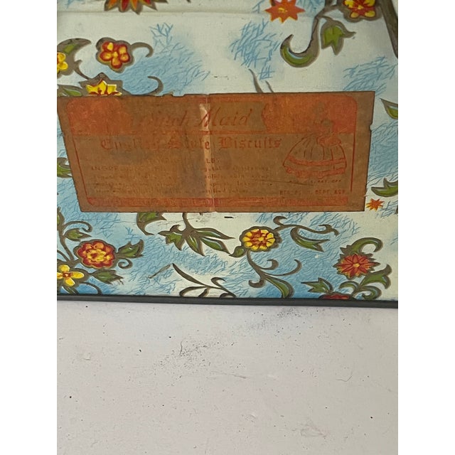 Mid 20 Th Century Tin Sewing Box With Accessories For Sale In Miami - Image 6 of 6