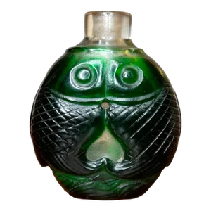 Late 19th Century Double Fish Chinese Green Peking Glass Snuff Carved Bottle