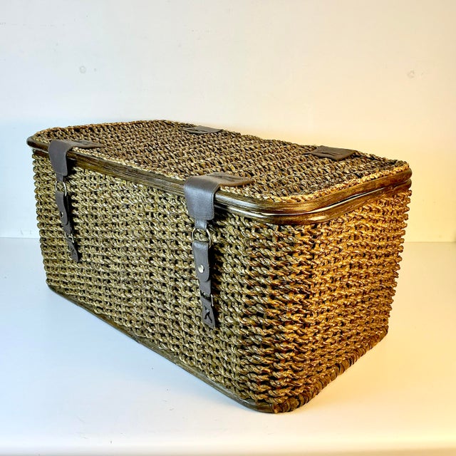 1980s Vintage Boho Chic Arts & Crafts Coastal Large Woven Jute Wicker & Bentwood Storage Lidded Basket For Sale - Image 15 of 18