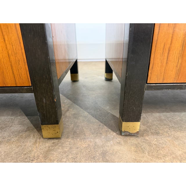 Mid 20th Century Pair of Harvey Probber Ebonized Wood and Brass Nightstands or Side Tables For Sale In Oklahoma City - Image 6 of 18