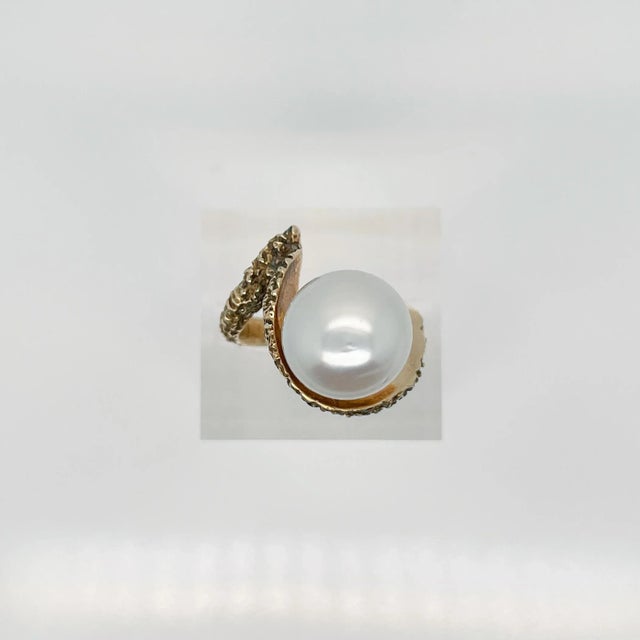 Gold Vintage Brutalist Textured 14 Karat Yellow Gold & Baroque Pearl Cocktail Ring Size 4.5 For Sale - Image 8 of 12