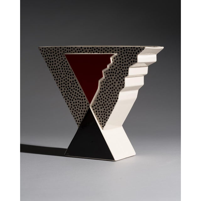 Postmodern Geometric Porcelain Enigma Vase by Ambrogio Pozzi for Arte Ceramica Romana A.C.R., Italy, 1987 For Sale - Image 4 of 11