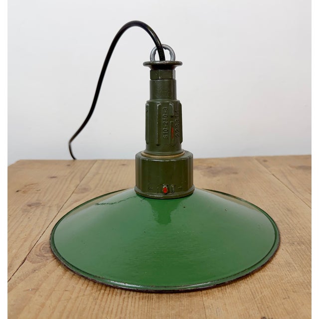 Industrial Green Enamel Military Pendant Lamp with Cast Aluminium Top, 1960s For Sale - Image 11 of 18