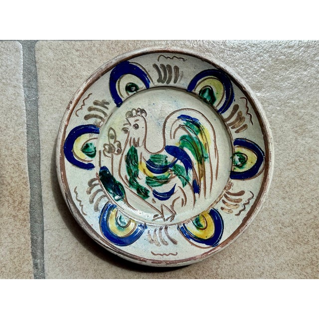 1950s Hand-Painted Hutsul Wall Plates with Rooster Motif, Romania, 1950s, Set of 2 For Sale - Image 5 of 13