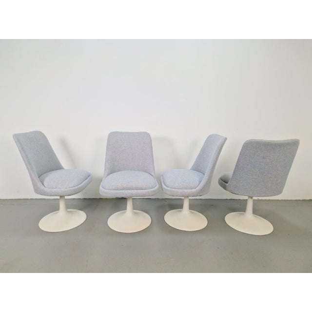 Eero Saarinen Vintage Tulip Chairs and Dining Table in the style of Eero Saarinen, 1970s, Set of 5 For Sale - Image 4 of 17