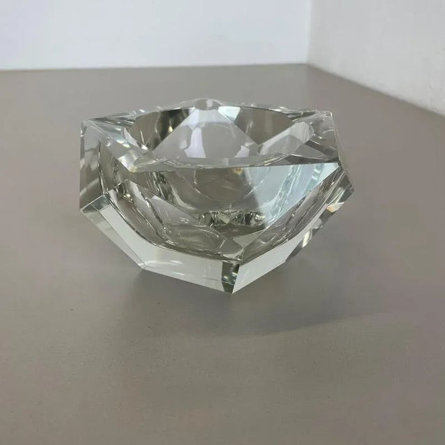 Article: Murano glass ash tray Origin: Murano, Italy Design: in style of Flavio Poli Decade: 1970s This original vintage...