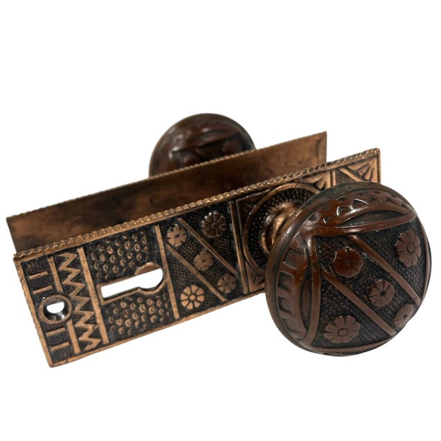 American 1880s Antique American Bronze Door Knobs With Door Plates - 5 Pieces For Sale - Image 3 of 9