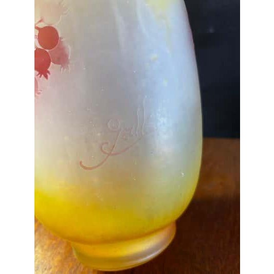 Art Nouveau Émile Gallé Art Nouveau Cameo Glass Vase, Red Berry Motif, 1900 For Sale - Image 3 of 8