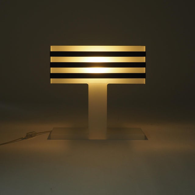 Modern Modern Acrylic Glass Table Lamp, 1980s For Sale - Image 3 of 18