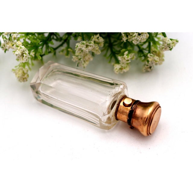 Perfume Bottle in Glass and 15K Gold For Sale - Image 4 of 6