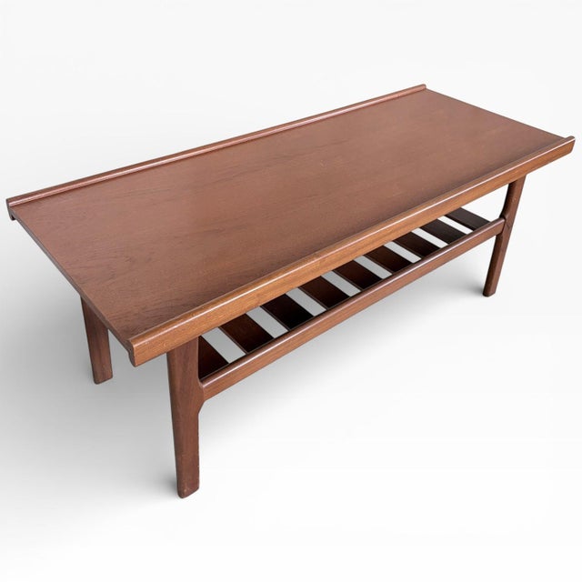 Mid-Century Modern Surfboard Walnut and Teak Coffee Table, 1960s For Sale - Image 6 of 7
