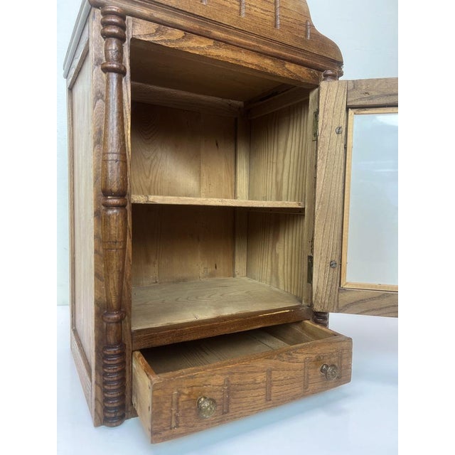 Brown English Victorian Style Carved Elm Wood Wall Cabinet, 1900s For Sale - Image 8 of 15
