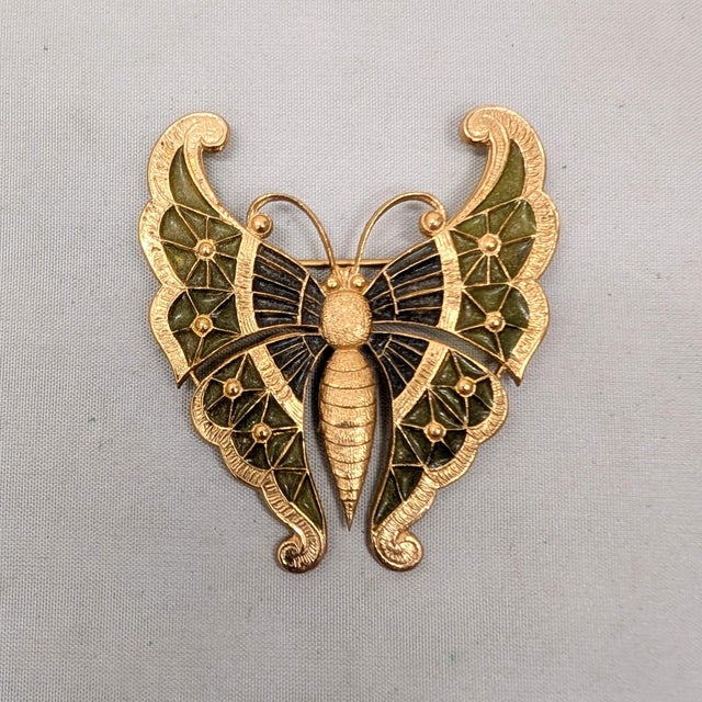 Vintage Signed Napier Goldtone Green & Blue Plique-a-Jour Butterfly Brooch For Sale In Philadelphia - Image 6 of 8
