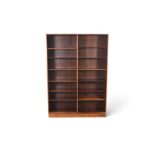 Hundevad Møbelfabrik Mid 20th Century Carlo Jensen Double Rosewood Bookcase by Hundevad + Co #2 For Sale - Image 4 of 9