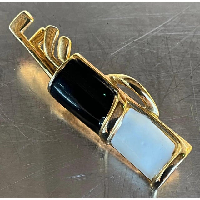 Mid 20th Century Vintage Black/White Enamel Golf Bag Brooch For Sale - Image 5 of 12