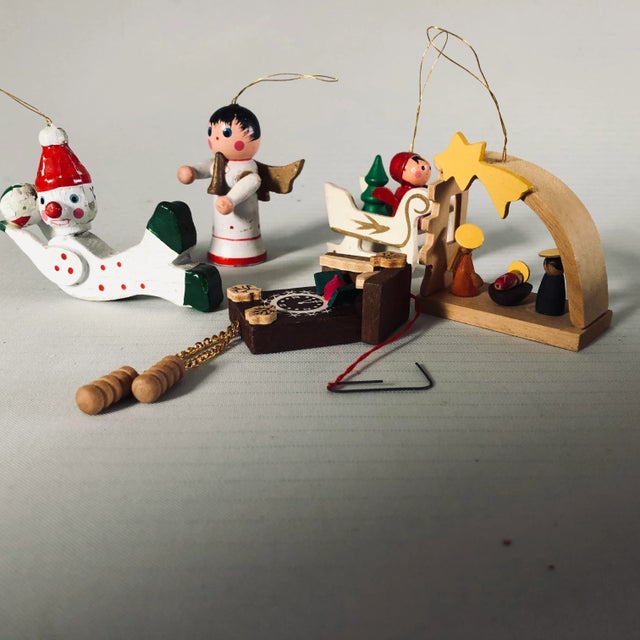 Vintage Brinn's Wooden Christmas Ornaments - Set of 5 For Sale In New York - Image 6 of 6