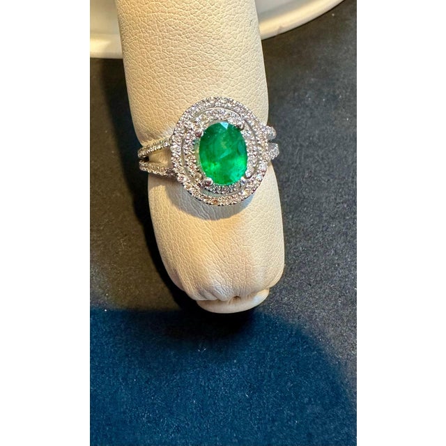 Gemstone 1.5 Ct Oval Cut Natural Emerald & 2 Ct Natural Diamond Halo Engagement Ring For Sale - Image 7 of 18