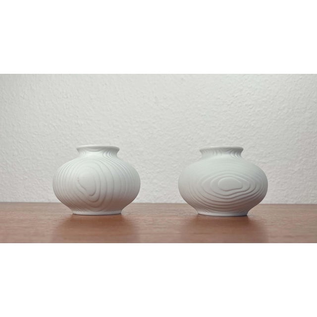 Vintage German White Porcelain Op Art Vases from Hutschenreuther, 1970s, Set of 2 For Sale - Image 6 of 15