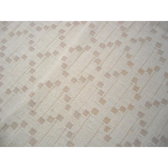 Indian 1960s White Diamond Modern Vintage Indian Dhurrie Rug 13' 5"x28' Cotton Carpet For Sale - Image 3 of 6