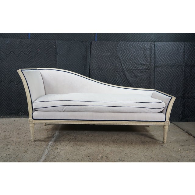 Mid-Century Baker Furniture Louis XVI Style Upholstered Recamier Chaise Lounge For Sale - Image 9 of 18
