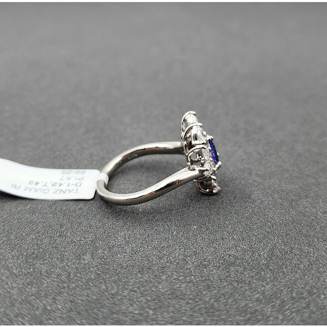 1.85 Ct Tanzanite & Diamond Ring Size 6.75 For Sale - Image 9 of 10