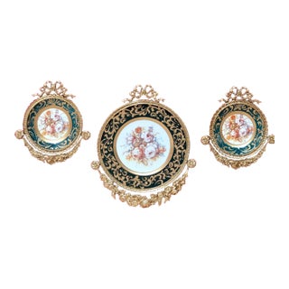 Ornate Gold-Framed Botanical Wall Décor – Set of 3 Baroque Ceramic Medallions in Bottle Green For Sale