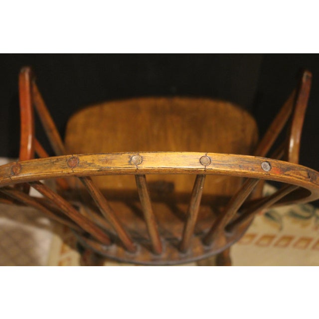 Circa 1780-1820 New England Sack-Back Windsor Arm Chair For Sale In Raleigh - Image 6 of 8