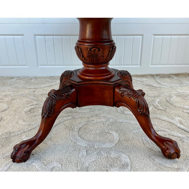 Vtg. Carved Banded Inlaid Mahogany Regency Style Round Dining Table For Sale - Image 11 of 12