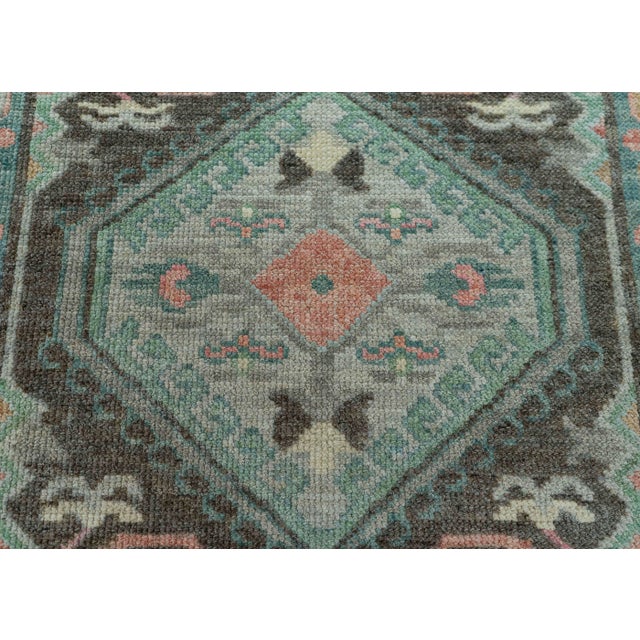 Early 21st Century Turkish Oushak Rug 2'9" x 8'7" #20033 For Sale - Image 5 of 8