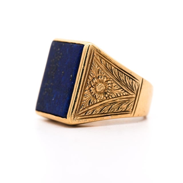 Vintage Lapis Lazuli 18k Gold Floral Engraved Square Mens Signet Ring, Size 10.75 For Sale In Miami - Image 6 of 11