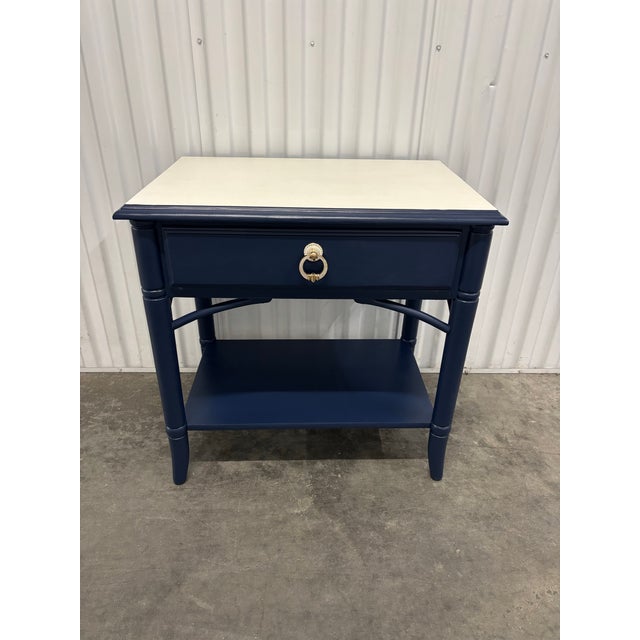 Offered is a vintage coastal cottage chic nightstand by Thomasville. This piece features a lovely navy blue color,...