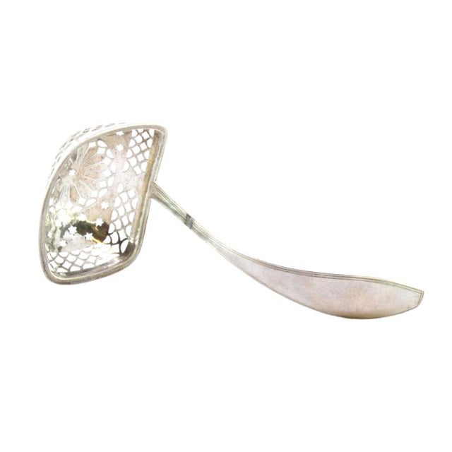 Silver Silver Dusting Spoon with Scalloped Edges Handle For Sale - Image 8 of 8