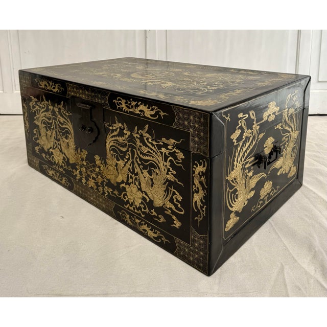 Black Early 20th Century Chinoiserie Asian Black Lacquer and Gold Trunk Chest For Sale - Image 8 of 12