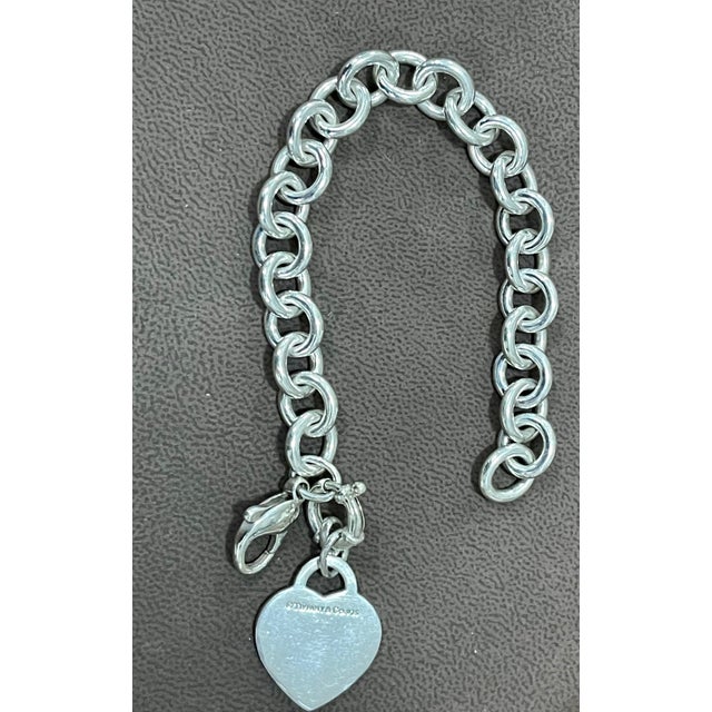 Tiffany & Co. Sterling Silver Heart Tag Charm Bracelet Tiffany & Co. In Box For Sale In New York - Image 6 of 8