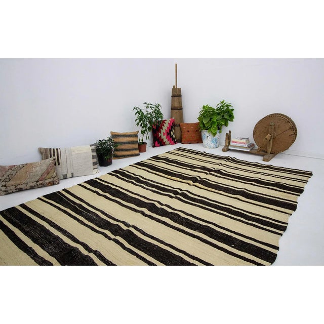 1960s Vintage Striped Natural Kilim Rug- 5′10″ × 11′3″ For Sale In Los Angeles - Image 6 of 7