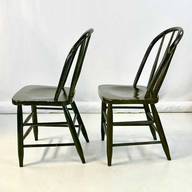 Late 19th C. Antique Americana Farmhouse Boho Chic Chippy Paint Windsor Pine Dining Chairs - Set of 6. For Sale - Image 12 of 16