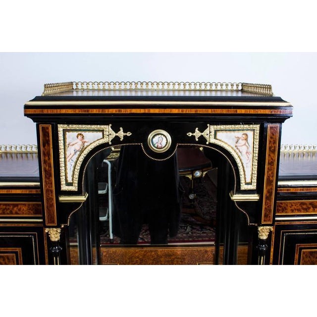 Believed by our experts to date from around 1860, this antique Victorian Bonheur Du Jour is an imposing and functional...