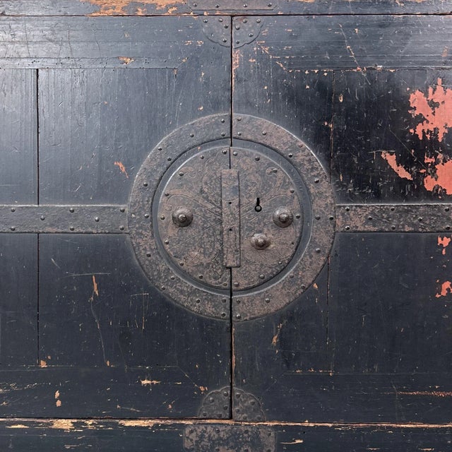 Metal Antique Japanese Tansu Chest with Hidden Drawer, 1900s For Sale - Image 7 of 18