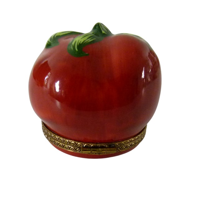 Limoges, France 1990s Limoges France Porcelain Tomato Trinket Box | Chamart Exclusive | Black Star Hallmark For Sale - Image 4 of 9