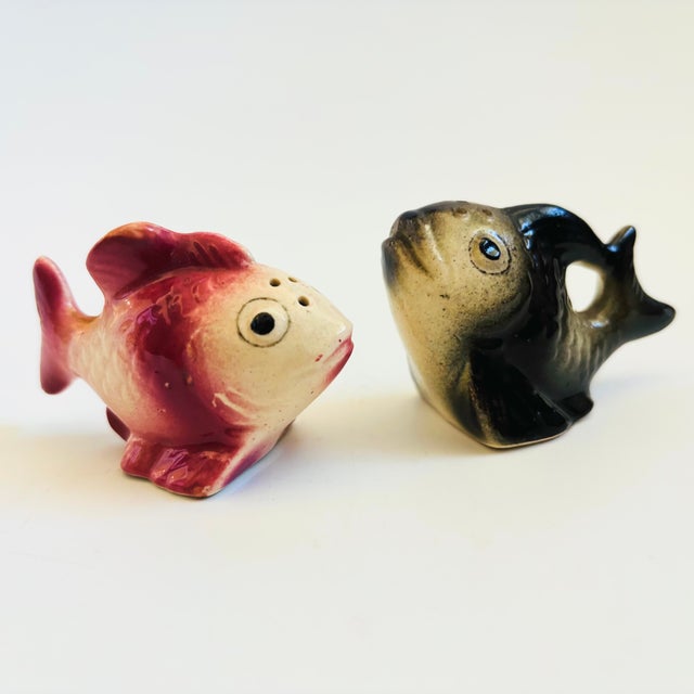 Mid-Century Modern Vintage Fish Salt and Pepper Shakers For Sale - Image 3 of 10