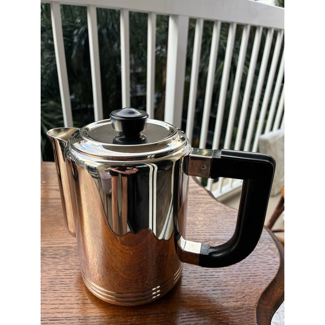 Art Deco Christofle Gallia Model 0501 Art Deco Silver-Plated Coffee & Tea Service With Tray — 5 Pieces, France c.1930 For Sale - Image 3 of 12