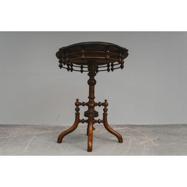 Mid-19th Century Biedermeier Salon Table in Walnut For Sale - Image 16 of 18