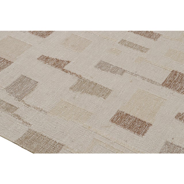 2010s Rug & Kilim’s Scandinavian Style Silk Kilim in Taupe & Brown Geometric Patterns For Sale - Image 5 of 7
