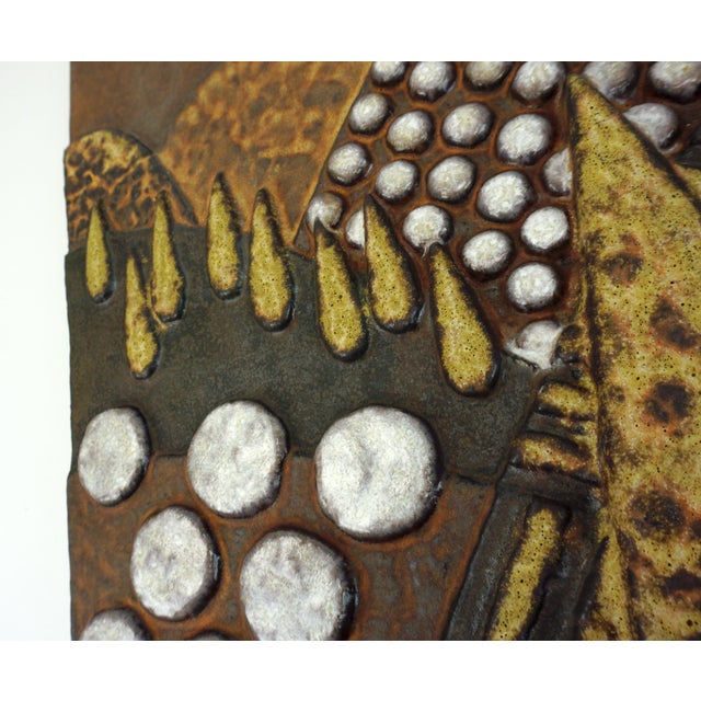 1970s Large Ceramic Wall Panel by Dietmar Liedke for Karlsruher Majolika, 1970s For Sale - Image 5 of 12