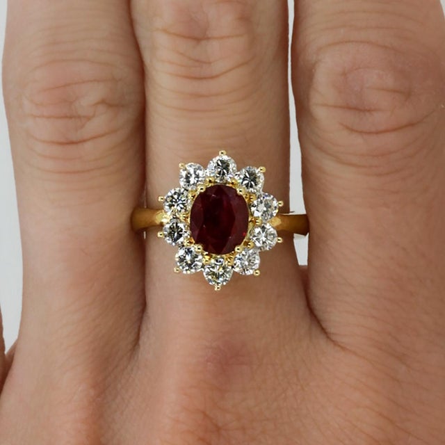 Late 20th Century Late 20th Century Pair of 18k Ruby Ring, Size 5 For Sale - Image 5 of 5