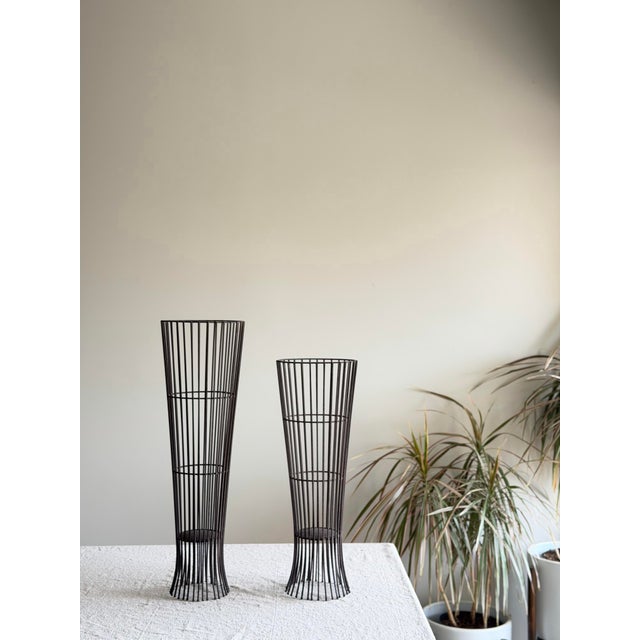 Pair of MCM Mid Century Modern Sculptural Vintage Atomic Modern Black Wire Plant Stands in the Style of Arthur Umanoff Indoor Outdoor For Sale - Image 11 of 12
