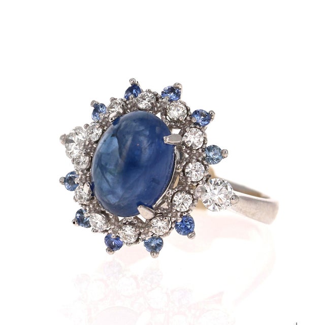 Contemporary Roshe Jewels Sapphire Ring With Diamonds White Gold Cocktail Ring, 5.20 Carats,, Size 7 For Sale - Image 3 of 9