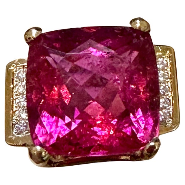 12 Carat Cushion Cut Natural Pink Tourmaline & Diamond 14 Karat Yellow Gold Ring For Sale - Image 17 of 18