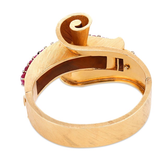 1940s Trabert & Hoeffer Mauboussin Retro 17.50 Carat Ruby Diamond 14k Gold Bangle For Sale In Los Angeles - Image 6 of 6