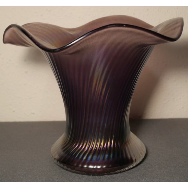 Early 20th Century Early 20th Century Bohemian Art Nouveau Freiherr Von Poschinger Iridescent Amethyst Glass Fine Ribbed Ruffled Edge Stretch Vase For Sale - Image 5 of 6